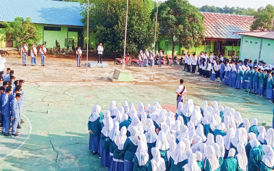 Semangat Baru Pasca Ramadhan, MAN Tanah Laut Gelar Upacara Perdana dengan Khidmat