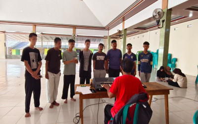 Gema Kemerdekaan: Tim Paduan Suara MAN Tanah Laut Mantapkan Persiapan Jelang Upacara HUT RI di Kantor Bupati